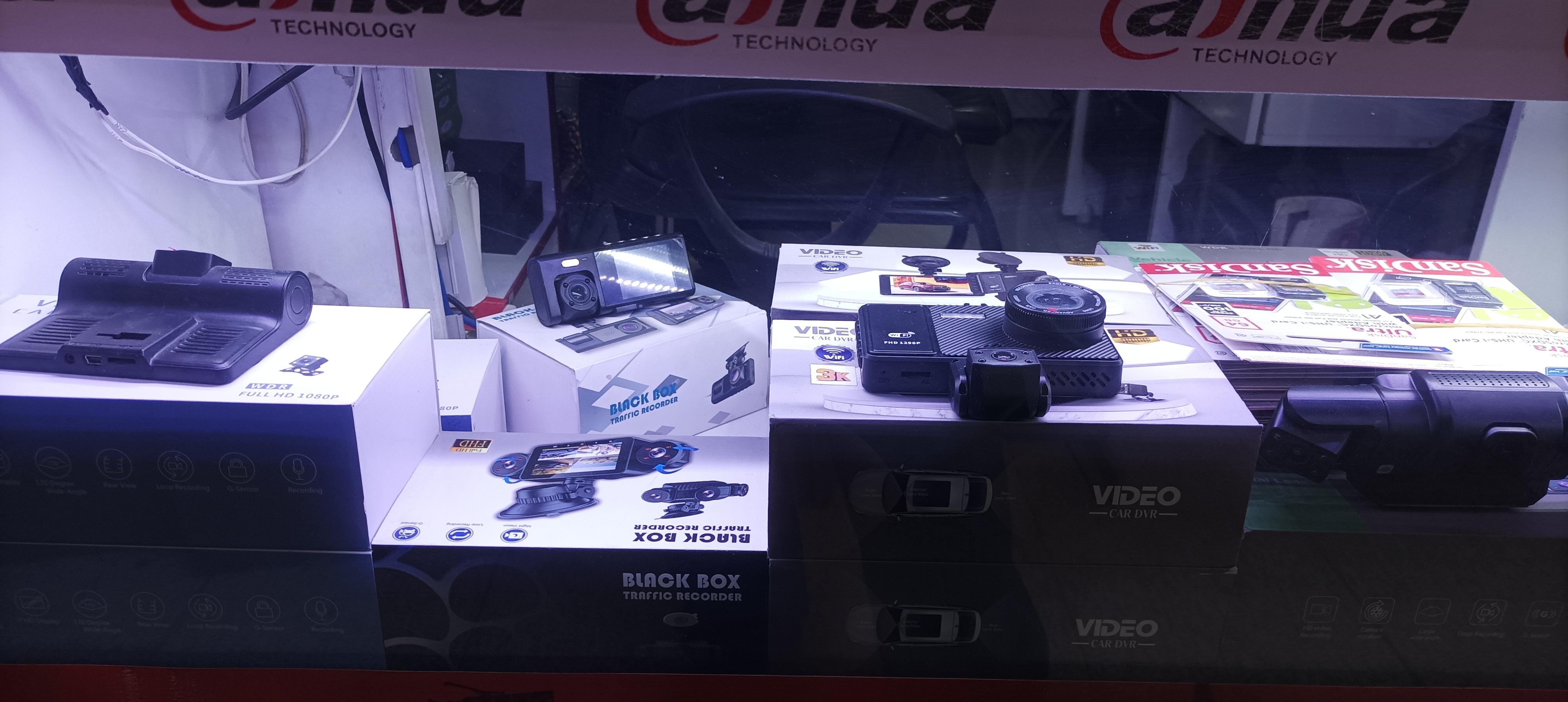 دوربین ثبت وقایع سه لنز